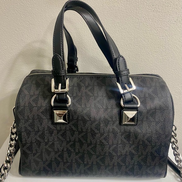 SOLD!! Michael Kors Grayson Medium Chain Signature Satchel, Wristlet, & Dust Bag - Picture 5 of 14